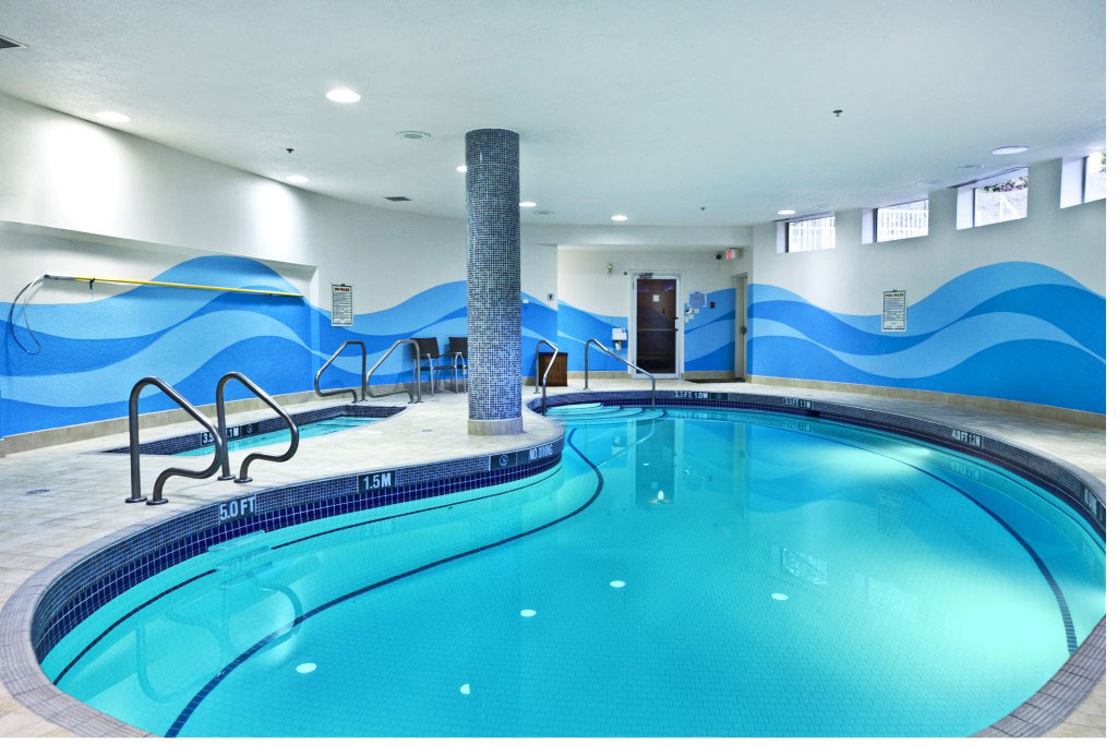 Swimming pool at Holiday Inn Express & Suites Langley